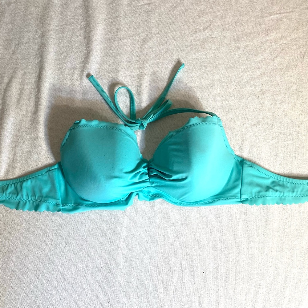 Victoria’s Secret halter bikini top size 34D - Picture 13 of 14